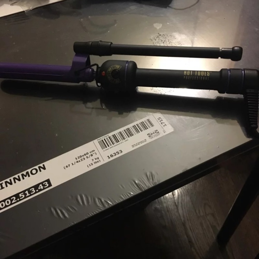 HOT TOOLS CURLING IRON